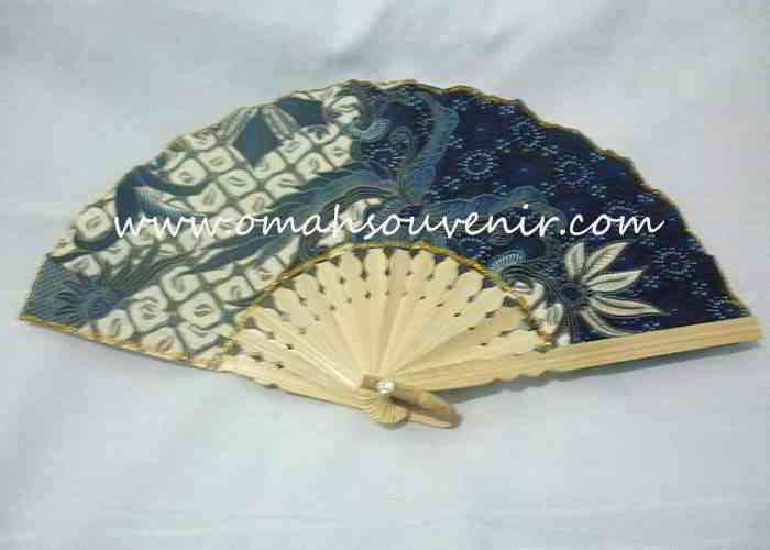 Kipas Batik Besar